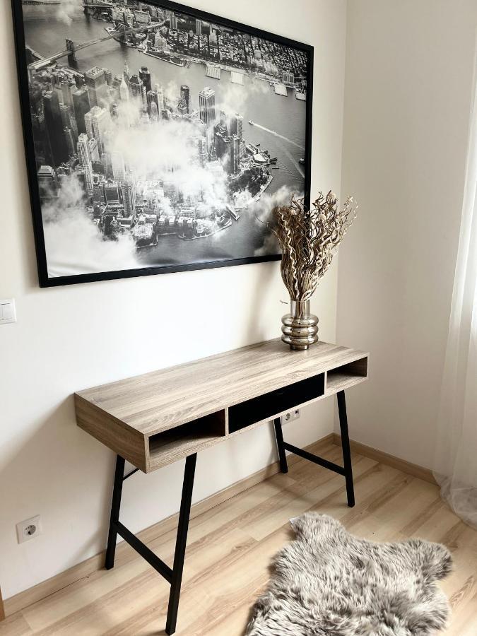 Corvin Promenade Crystal Apartment Budapest Ngoại thất bức ảnh