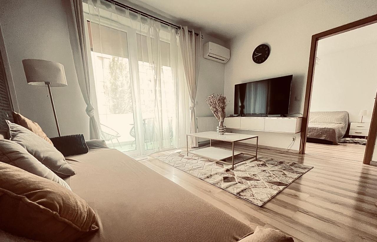 Corvin Promenade Crystal Apartment Budapest Ngoại thất bức ảnh