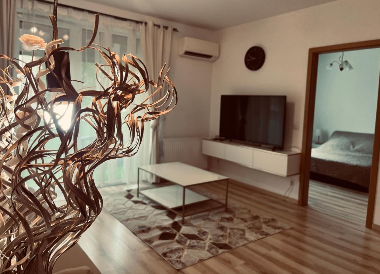 Corvin Promenade Crystal Apartment Budapest Ngoại thất bức ảnh